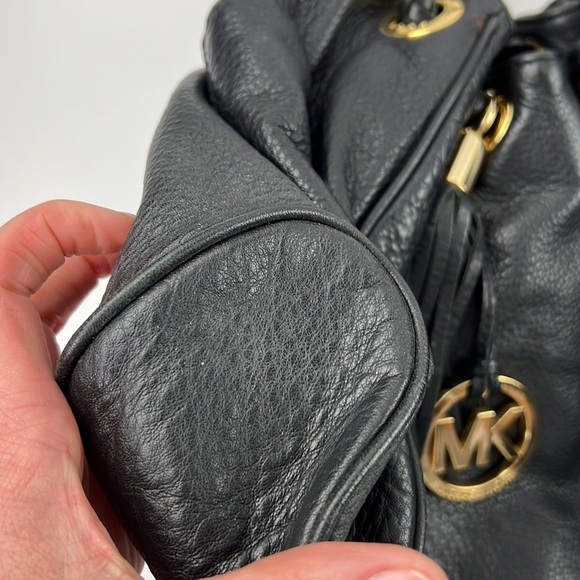 Michael Kors Black Grained Leather Hobo Shoulder  Bag - Picture 4 of 10
